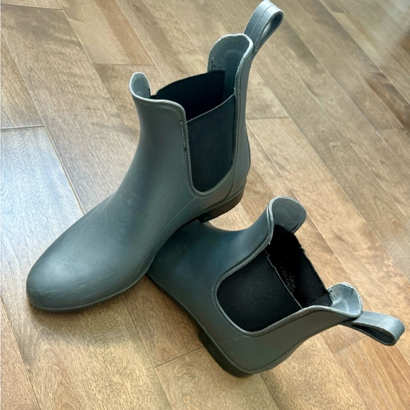 Storm Rain boots size 9 - Picture 2 of 4